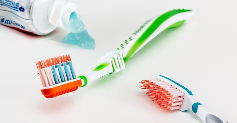 Cómo limpiar férula dental