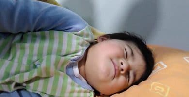 Cómo fingir estar dormido