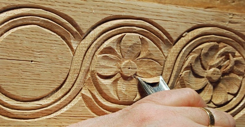 Cómo tallar madera con una navaja